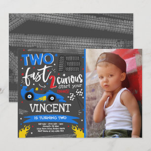 Invitación Dos Carros de Carrera Roja de la Fiesta de Cumplea