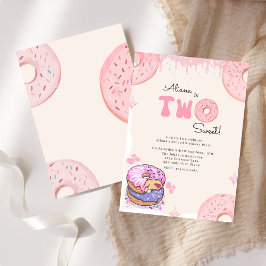 Invitación Dos dulces Chicas de donut rosados segundo cumplea