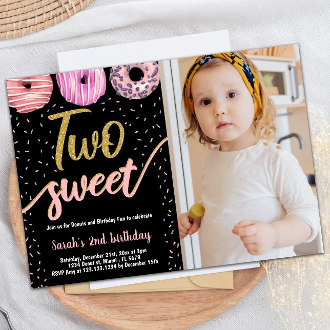 Invitación Dos dulces Oro Negro Foto Donut Cumpleaños (Two Sweet Gold Black Photo Donut Birthday Invitation)