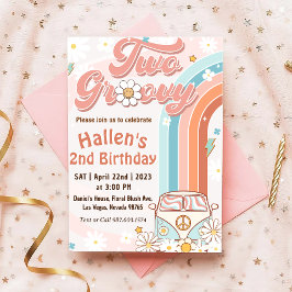 Invitación Dos Groovy Retro Daisy Arcoiris segundo cumpleaños