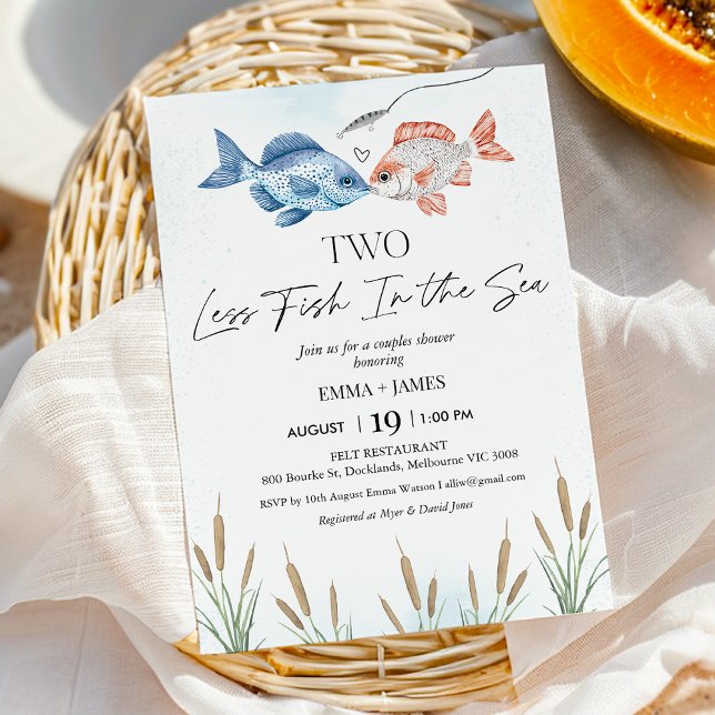 Invitación Dos Peces Menos En La Ducha De Las Parejas Marinas (Cute Two Less Fish In The Sea Couples Shower invitation. Fish Themed Bridal Shower Invitation )