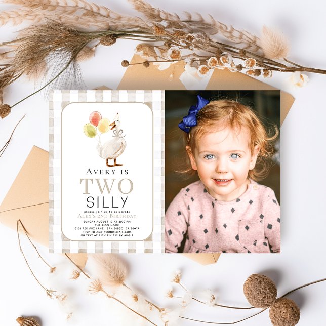 Invitación Dos Silly Goose Greige Gingham Segundo Cumpleaños (Subido por el creador)