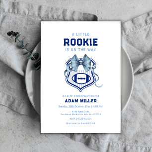 Invitación Ducha de bebé de fútbol americano Bow Crest Rookie