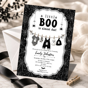 Invitación Ducha de Bebé de Halloween con Ropa Fantasmal