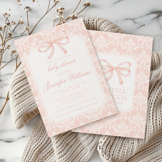 Invitación Ducha de bebé de una niña pequeña con una máscara  (Subido por el creador)