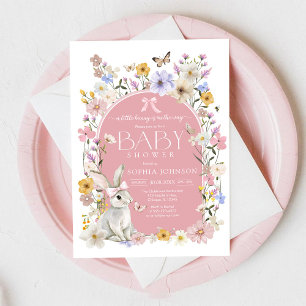 Invitación Ducha de bebé de una pequeña margarita silvestre