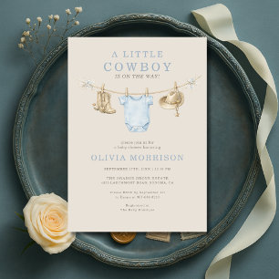 Invitación Ducha de bebé de vaquero pequeño en la ropa