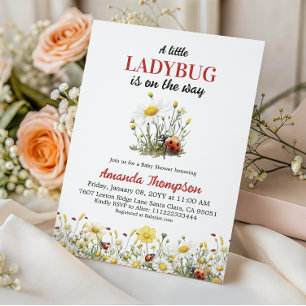 Invitación Ducha de Bebé Floral Daisy Una Pequeña Mariquita