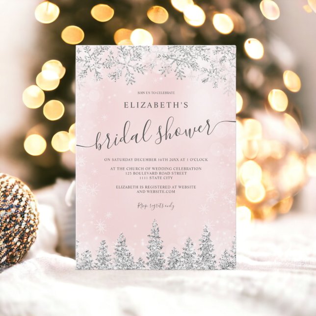 Invitación Ducha de invierno de pino de pino de nieve rosa ru (Silver blush pink snow pine winter bridal shower invitation)