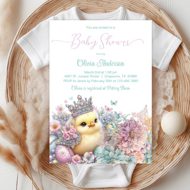 Invitación Ducha de la Princesa Pollito Bebé (Sweet baby girl chick with pretty crown, eggs, confetti and butterflies on a floral background.)