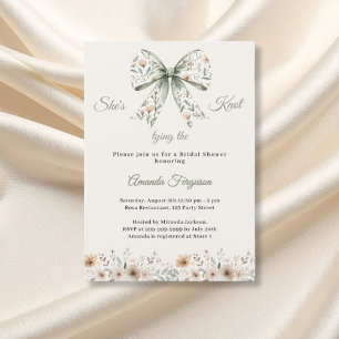 Invitación Ducha de novia con flores neutrales y lazo verde m