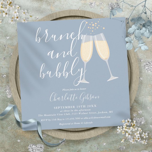 Invitación Ducha de Novia con Guión Burbujas de Brunch Azul P (Dusty Blue Brunch Bubbly Script Bridal Shower Invitation)