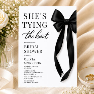 Invitación Ducha de novia con lazo negro She's Tying The Knot