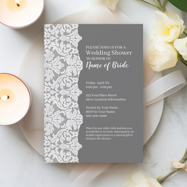 Invitación Ducha de novias: Patrón de encaje floral y gris (Bridal Shower Invitation - grey and white lace print)
