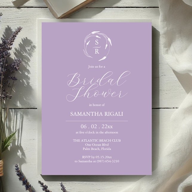 Invitación Ducha nupcial invita al monograma púrpura (Bridal shower invitations lavender line art by Victoria Grigaliunas of Do Tell A Belle)