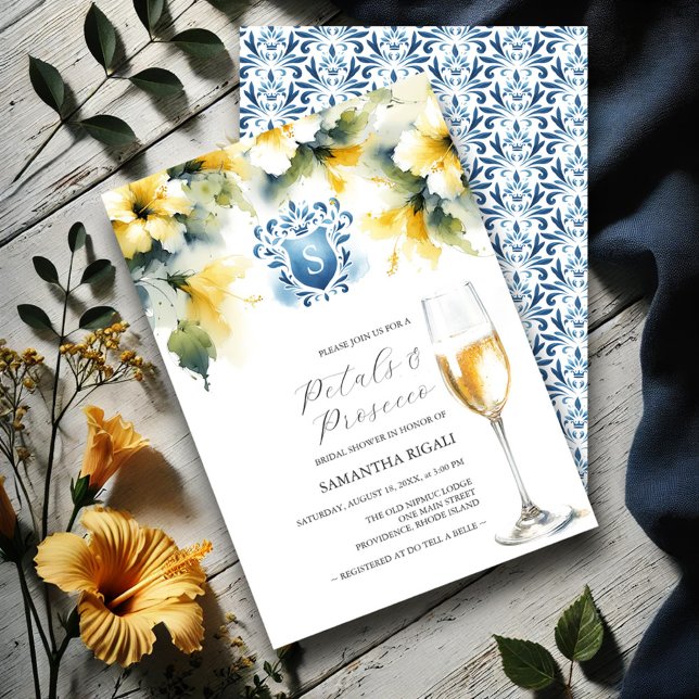 Invitación Ducha nupcial Petales azules y amarillos y Prosecc (Bridal shower invitations watercolor yellow hibiscus flowers blue monogrammed crest)