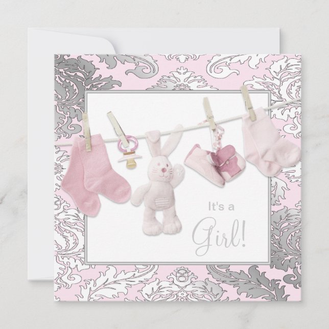 Invitación Ducha para Bebé Niña con Ropa Rosa Tendida (Anverso)