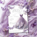 Invitación Dulce 16 Dieciséis Vestidos Lilac Púrpura Floral<br><div class="desc">Este diseño exquisito muestra una impresionante acuarela de un glamuroso vestido púrpura rodeado de una delicada gama de flores violetas, complementada con sutiles toques de plata. Esta invitación, que evoca la sofisticación y el encanto, marca el tono perfecto para una ocasión memorable. Ya sea que planee una cena de moda,...</div>