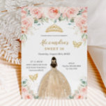 Invitación Dulce 16 Rubor Floral Champagne Vestimenta Princes<br><div class="desc">Personalice esta encantadora invitación a Sweet 16 cumpleaños con su propia redacción fácil y rápidamente,  simplemente pulse el botón personalizar it para reorganizar y formatear el estilo y la ubicación del texto. ¡Artículos coincidentes disponibles en la tienda! c) El estudio Happy Cat Studio</div>