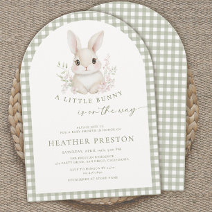Invitación Dulce Cumpleaños de la pequeña conejita con arco d