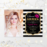 Invitación Dulce de foto 16 cumpleaños - Negro de oro de un b<br><div class="desc">Foto Dulce 16 Cumpleaños - Beso Rosa Negro Oro. Dulce invitación de fiesta de cumpleaños con tu foto. Presenta rayas blancas negras,  letra de guión,  beso de labios y confeti. Diseño rosa fucsia,  negro,  blanco y negro elegante con purpurina falso. Perfecto para una elegante celebración del día 16.</div>