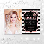 Invitación Dulce de foto 16 cumpleaños - Negro de oro Rosa de<br><div class="desc">Foto Dulce 16 Cumpleaños - Invitación Negra de Oro Rosa Kiss. Dulce invitación de fiesta de cumpleaños con tu foto. Presenta rayas blancas negras, letra de guión, beso de labios y confeti. Elegante diseño rosa negro y negro con rosa de oro falso purpurina. Perfecto para una elegante celebración del día...</div>