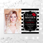 Invitación Dulce de foto 16 cumpleaños - Negro plateado de Be<br><div class="desc">Foto Dulce 16 Cumpleaños - Beso Rojo Plata Negro. Dulce invitación de fiesta de cumpleaños con tu foto. Presenta rayas blancas negras,  letra de guión,  beso de labios y confeti. Elegante diseño rojo blanco negro con una falsa plata purpurina. Perfecto para una elegante celebración del día 16.</div>