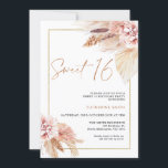 Invitación Dulce de hierba de Rubor Boho Pampas 16 cumpleaños<br><div class="desc">Invitación de cumpleaños de Boho Pampas Grass Sweet 16 Invitation Bohemian inspiró una dulce invitación de 16 cumpleaños con dos arreglos florales de color tierra y rosa pálido con pasto pampas y una imagen moderna de caligrafía como encabezado en una falsa textura de oro rosa. Ideal para quien busca una...</div>