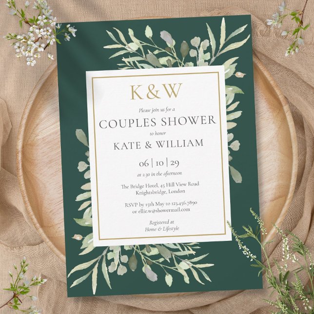 Invitación Dulce de parejas esmeralda con monograma dorado (Gold Monogram Greenery Emerald Couples Shower Invitation)