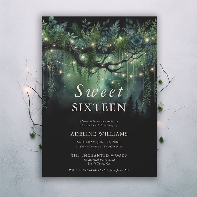 Invitación Dulce de ternera con flores de esmeralda 16 (enchanted forest sweet 16 emerald green greenery arch woodland fairy tale woodland invitation)