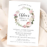 Invitación Dulce de Wreath Floral Blanco Rosa Dieciséis Fiest<br><div class="desc">La corona floral muy bonito rodea las palabras Sweet 16 y el nombre de su hija. Están escritas en un guión de bonito. Todo el texto se puede editar y se puede cambiar el color. El resto del texto es en una combinación moderna de fuentes séricas verticales y cursivas. Muy...</div>