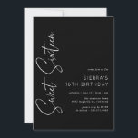 Invitación Dulce Dieciséis | Moderno Black 16th Birthday<br><div class="desc">Brillantes y modernas y dulces 16 invitaciones con un tipo de letra manuscrita. Diseño basado en tipos con texto blanco sobre fondo negro.</div>