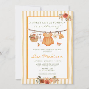 Invitación Dulce pequeña calabaza otoñal en la cuerda de ropa