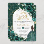 Invitación Dulce princesa floral verde esmeralda de cumpleaño<br><div class="desc">Personalice esta encantadora invitación Sweet 16 / quinceañera / cumpleaños con su propia redacción fácil y rápidamente,  simplemente pulse el botón personalizar it para reorganizar y formatear el estilo y la ubicación del texto. ¡Artículos coincidentes disponibles en la tienda! c) El estudio Happy Cat Studio</div>