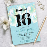 Invitación Dulce turquesa 16 Globos de cumpleaños Script Girl<br><div class="desc">"Feliz dulce 16". Envíe esta impresionante, sencilla, festiva, moderna, personalizada invitación para una fiesta que recordar. Tipografía negrita, gráfica, negra y escritura manuscrita superponen los globos azul verde y azul marino y las luces brillantes de cuerda doradas sobre un fondo azul acuático de luz suave. Personalice el texto del personalizado...</div>