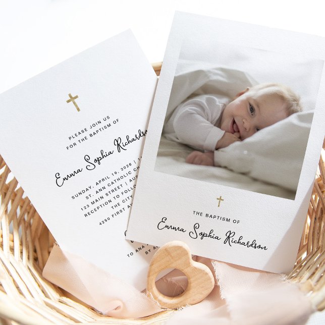 Invitación Dulce y caprichoso | Foto y bautismo cruzado de or (A sweet and whimsical Baptism invitation with a photo and a gold cross)