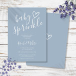 Invitación Duste Blue Baby Boy Bebé Sprinkle Shower<br><div class="desc">Una moderna y minimalista ducha de efecto rociador,  con un bonito corazón dibujado a mano y una tipografía elegante sobre un polvoriento fondo azul. Diseñado por Thisisnotme©</div>