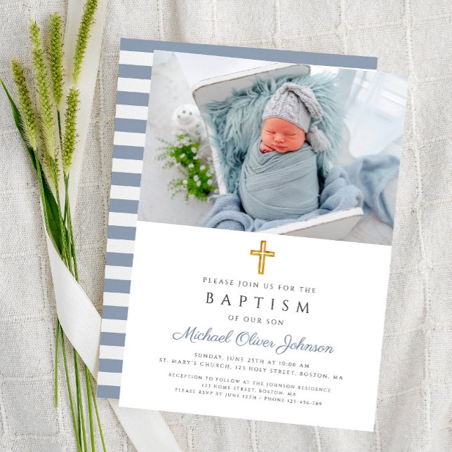 Invitación Duste franjas azules cruzan foto baptismo (Dusty Blue Stripes Cross Photo Boy Baptism Invitation)