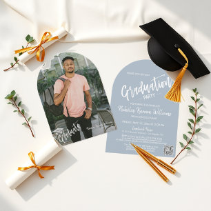 Invitación Dusty Blue Arch Photo Graduation Party Código QR