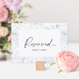 Invitación Dusty Blue Floral Reserved Seating Card 