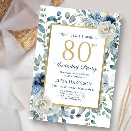 Invitación Dusty Blue Floral Surprise 80º cumpleaños
