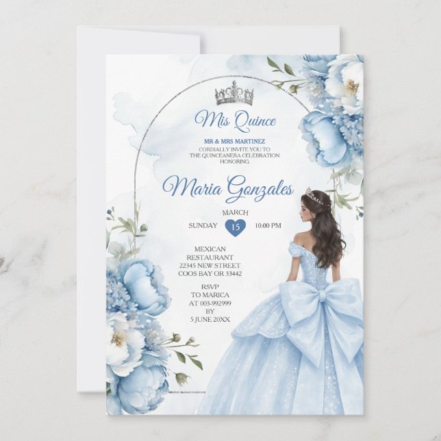 Invitación Dusty Blue Floral XV Birthday Invite with Crown (Anverso)