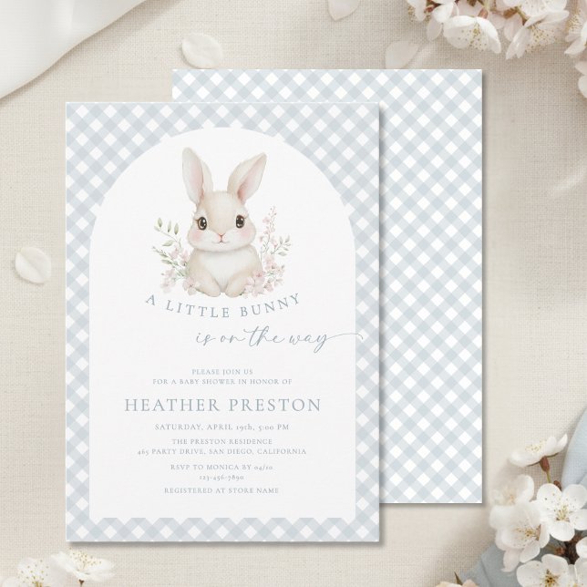 Invitación Dusty Blue Little Bunny Gingham Arch Baby Shower (Subido por el creador)
