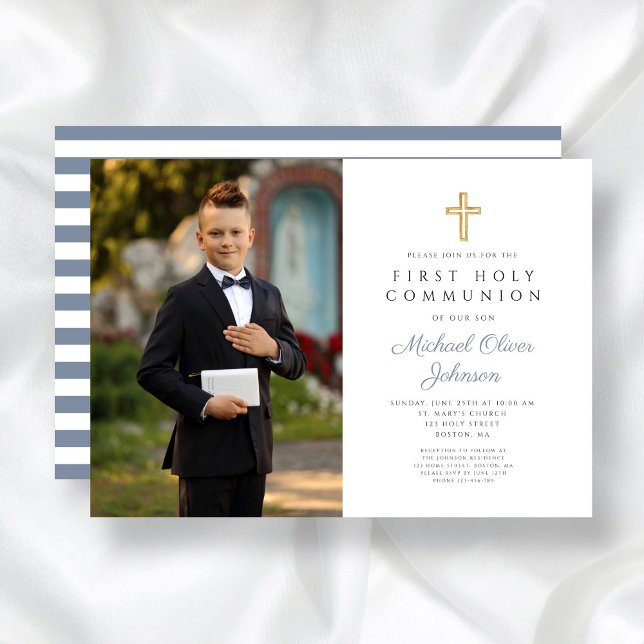 Invitación Dusty Blue Stripes Cross Boy Foto Primera Comunión (Dusty Blue Stripes Cross Boy Photo First Communion Invitation)