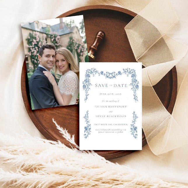 Invitación Dusty Blue Toile Chinoiserie Boda Save Date (dusty blue wedding save date toile de jouy chinoiserie french vintage floral frame formal modern)