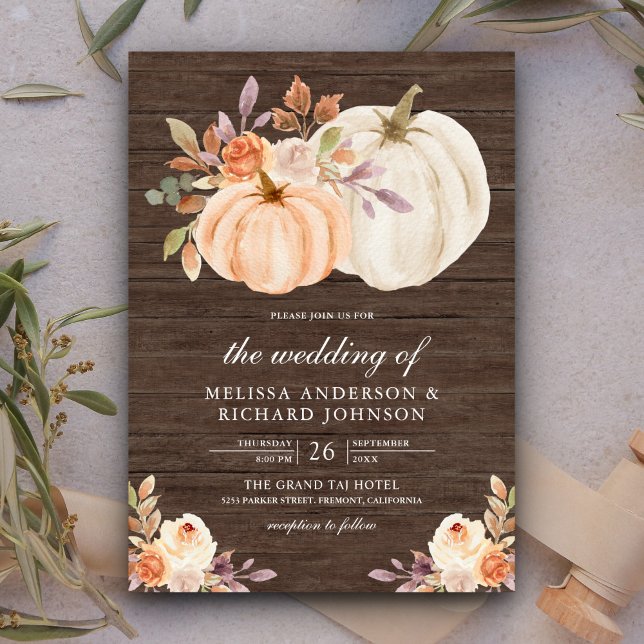 Invitación Dusty Peach Floral Pumpkin Barn Wood Boda (Subido por el creador)
