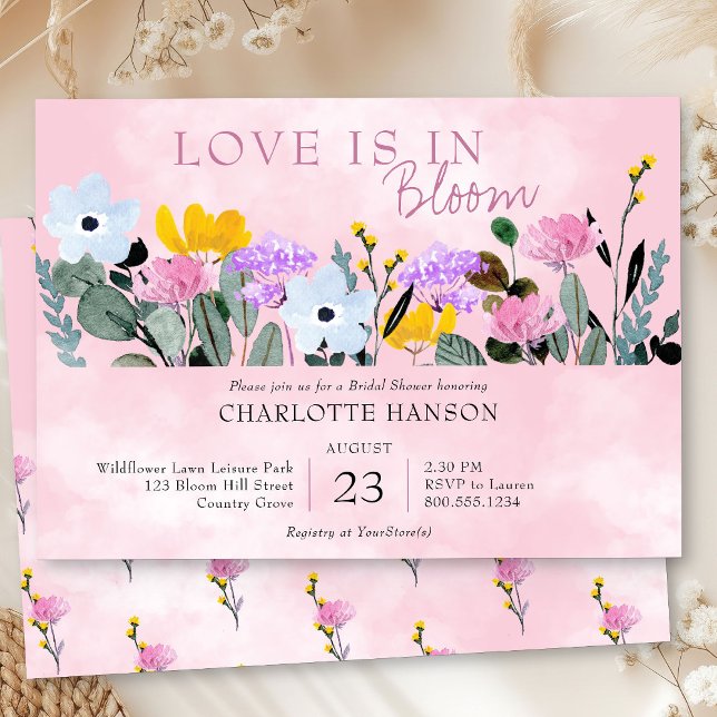 Invitación El amor en el jardín de flores silvestres en la du (Love is in Bloom Invitation from my Wildflower Lawn Bridal Shower collection)