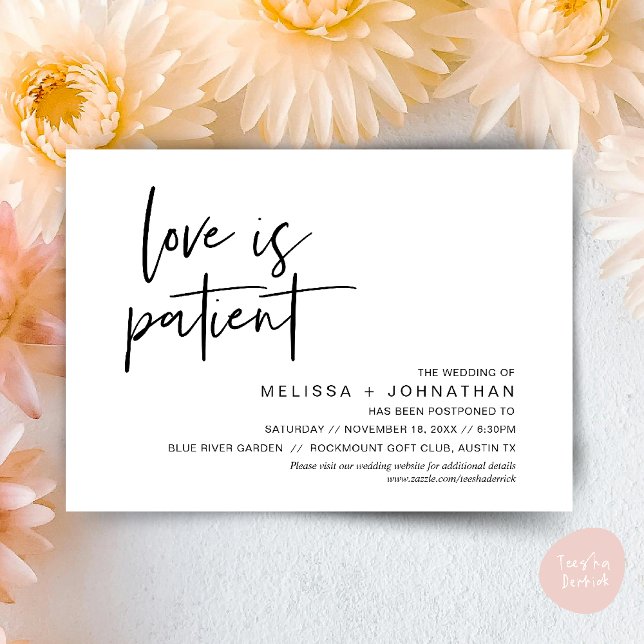 Invitación El amor es paciente, cambia la fecha de nuestro bo (Minimalist, Love is patient, Romantic Wedding Change the new date card PDF in Black White)