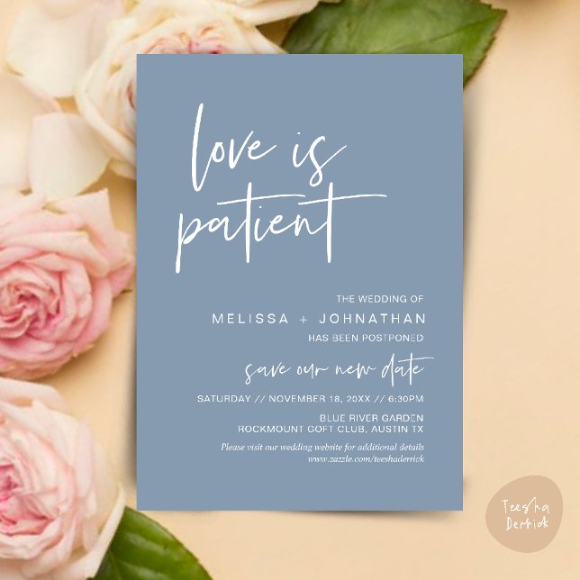 Invitación El amor es paciente, cambia nuestra nueva fecha Bo (Minimalist, Love is patient, Romantic Wedding Change the new date card PDF in Dusty Blue)