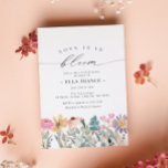 Invitación El amor está en la flor de flores silvestres en fl<br><div class="desc">El amor está en Bloom Wildflower Flower Bridal Shower Invitation - flores silvestres acuáticas perfectas para una dulce primavera o ducha de verano.</div>